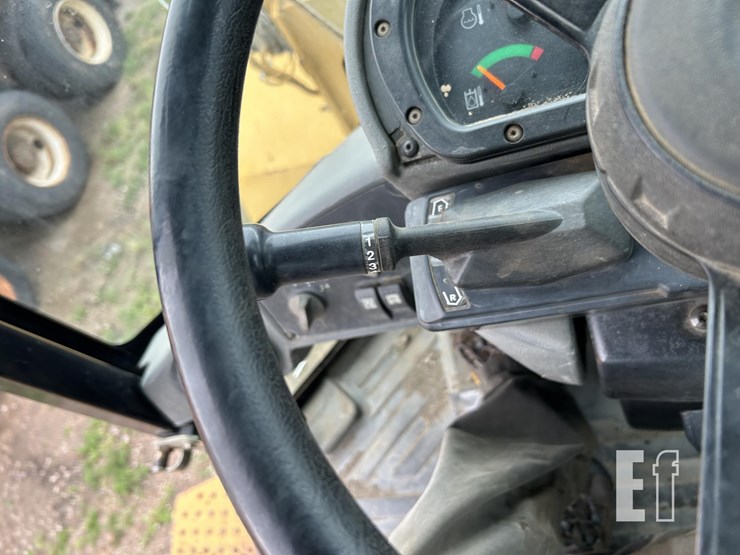 caterpillar-938g-image-38