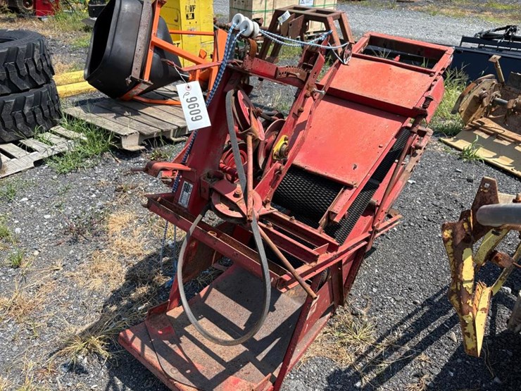 new-holland-53a-bale-thrower-image-1
