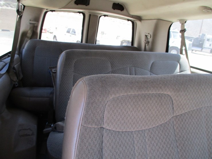 2007-chevrolet-express-3500-image-13