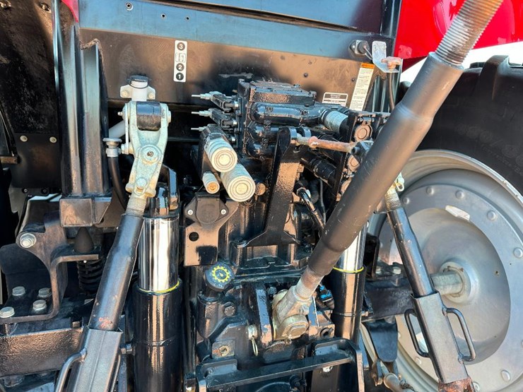 2014-case-ih-maxxum-140-image-31