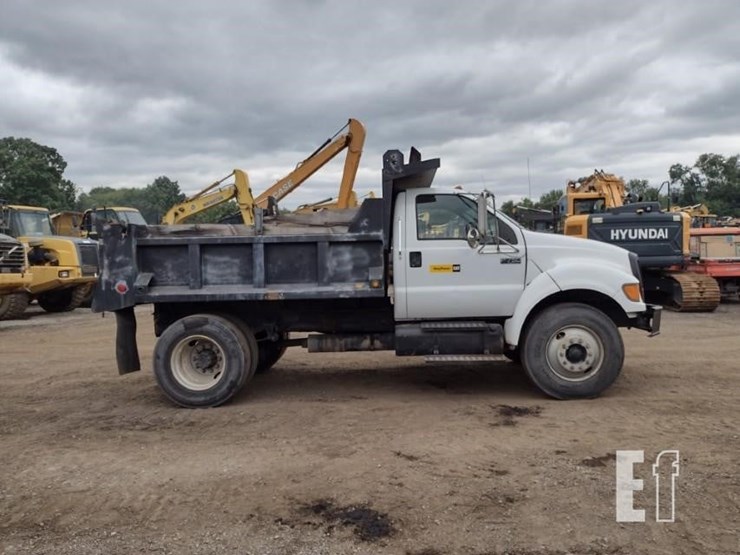 2007-ford-f750-xl-image-3