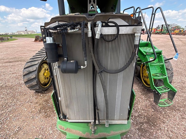 2014-john-deere-8335rt-image-27