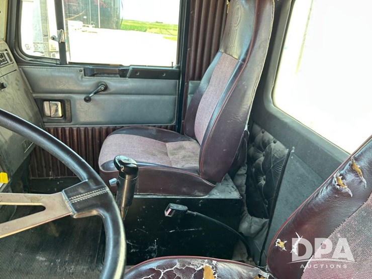 1995-kenworth-t600-image-40