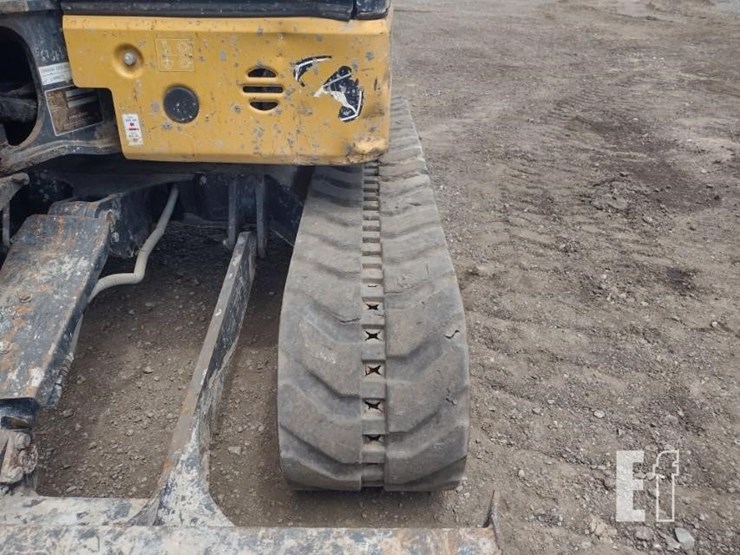 2022-deere-26g-image-33