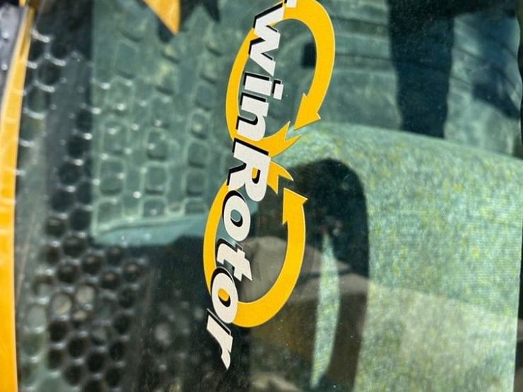 2011-new-holland-cr9060-image-70