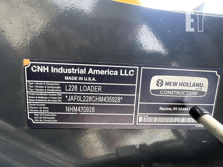 2017-new-holland-l228-image-17