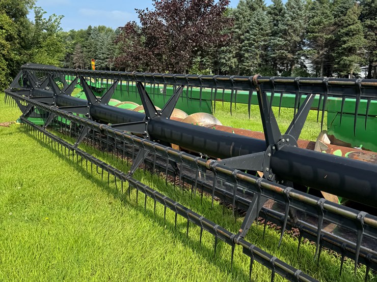 2005-john-deere-630f-image-8