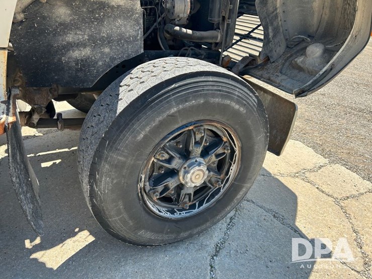 1991-ford-l8000-image-21