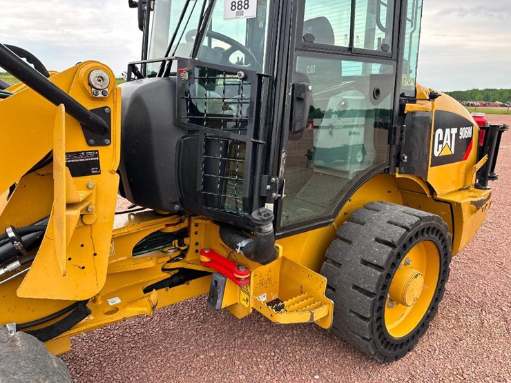 2019-caterpillar-906m-image-15