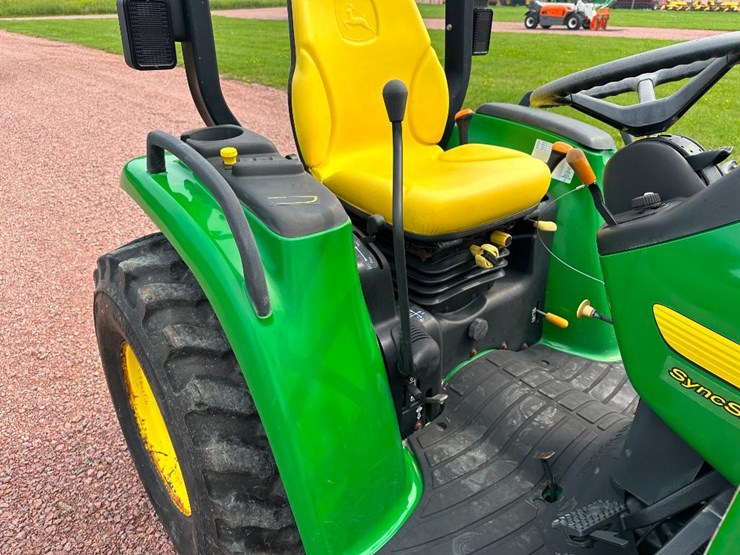 2002-john-deere-4210-image-40