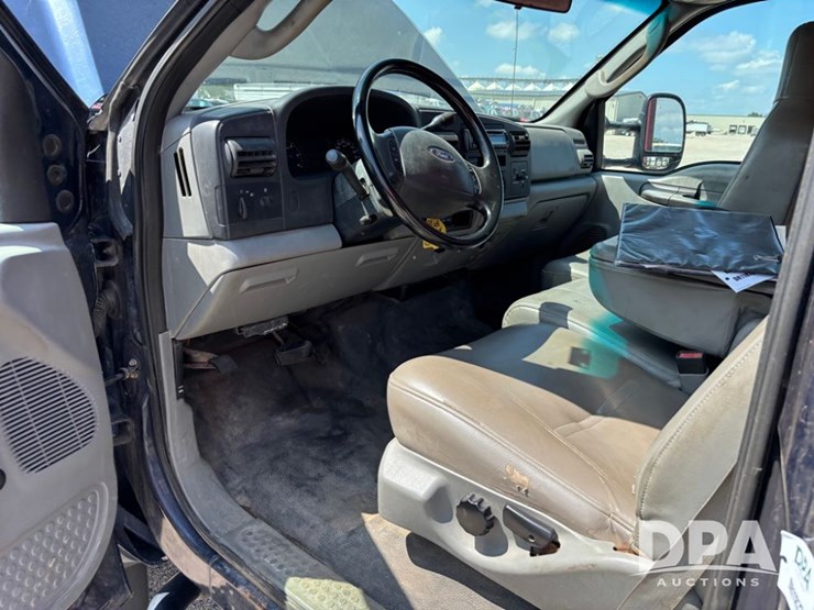 2006-ford-f450-image-47