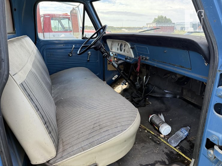 1967-ford-600-image-7