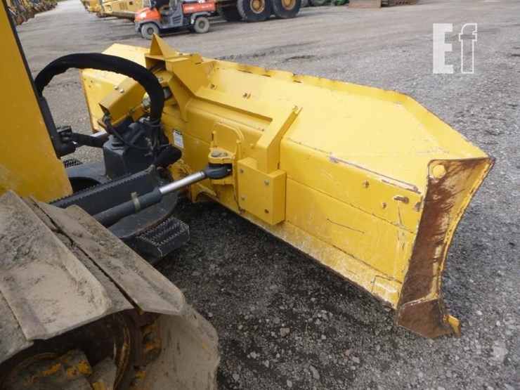 2021-deere-650k-lgp-image-21