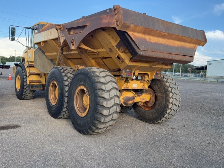 deere-250d-image-10