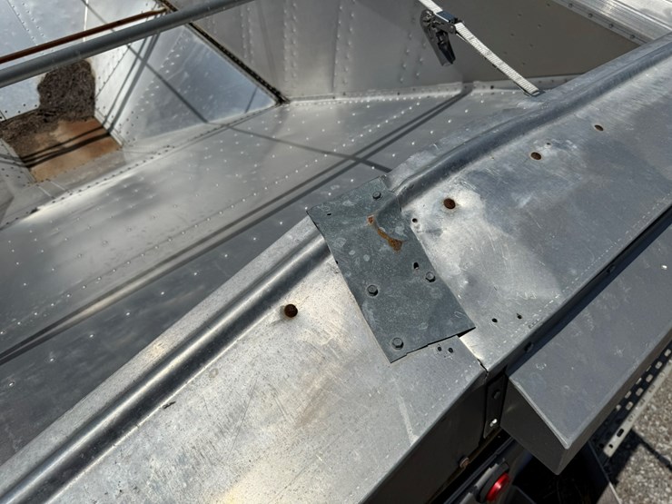 2011-merritt-42'-x-96"-image-57