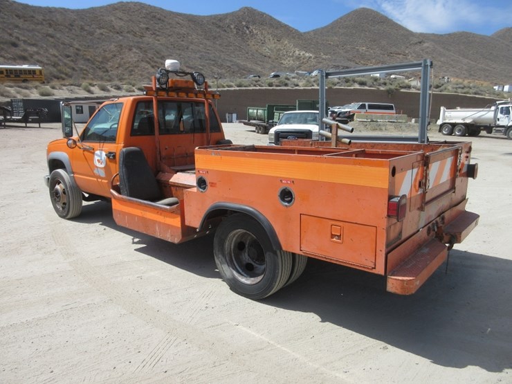 2000-chevrolet-3500hd-image-2