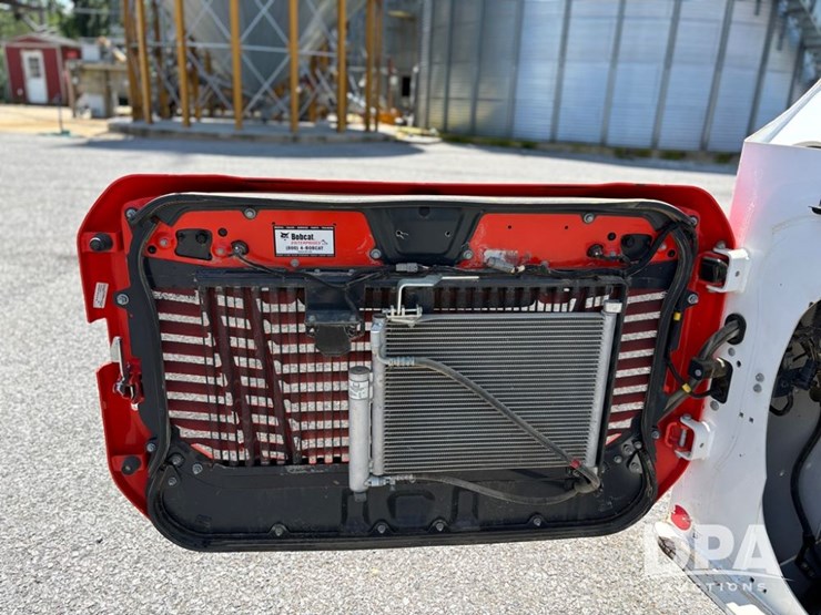 2021-bobcat-t62-image-41