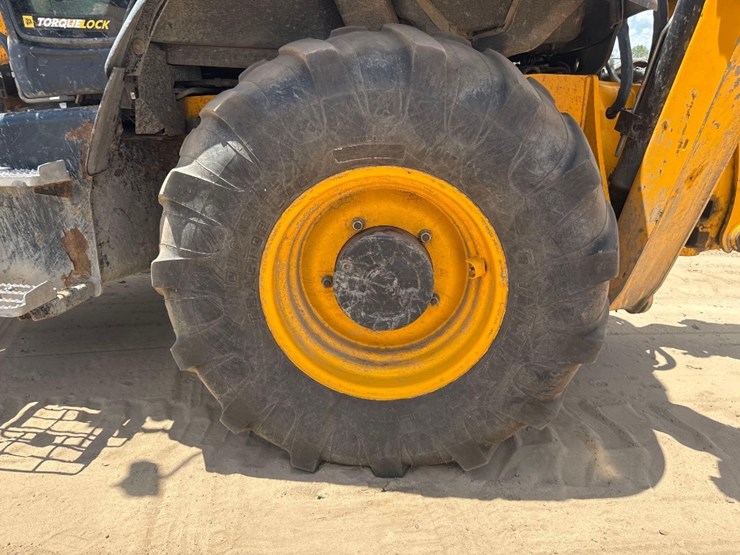 2017-jcb-3cx-image-9