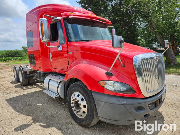 2013-international-prostar-image-3