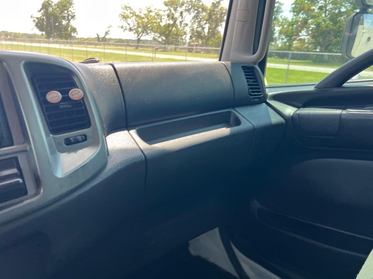 2018-hino-258-image-28