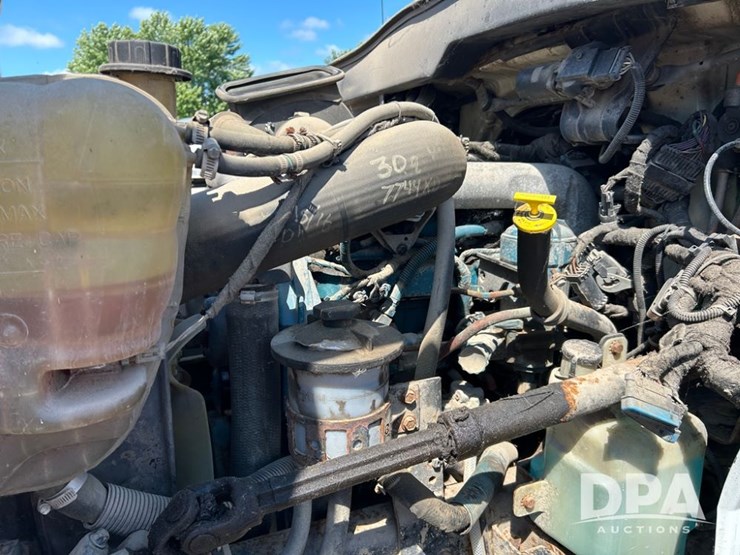 2005-international-durastar-4300-image-32