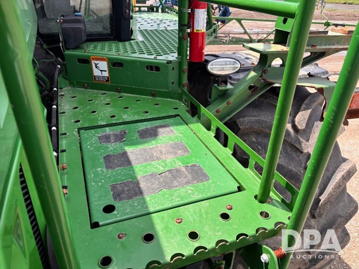 2017-john-deere-r4045-image-111