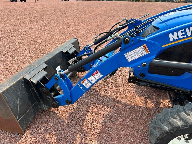 2020-new-holland-boomer-40-image-55