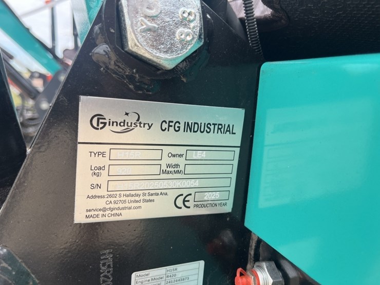 cfg-h15r-mini-excavator-image-9