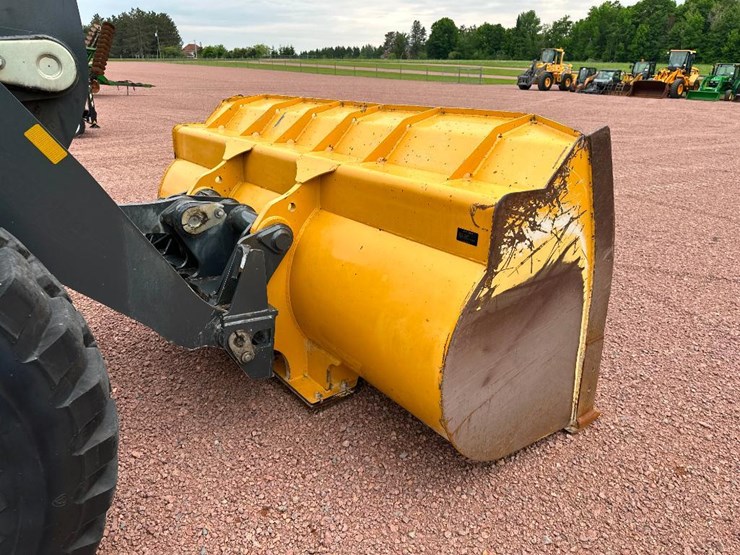 2018-deere-524kii-image-44