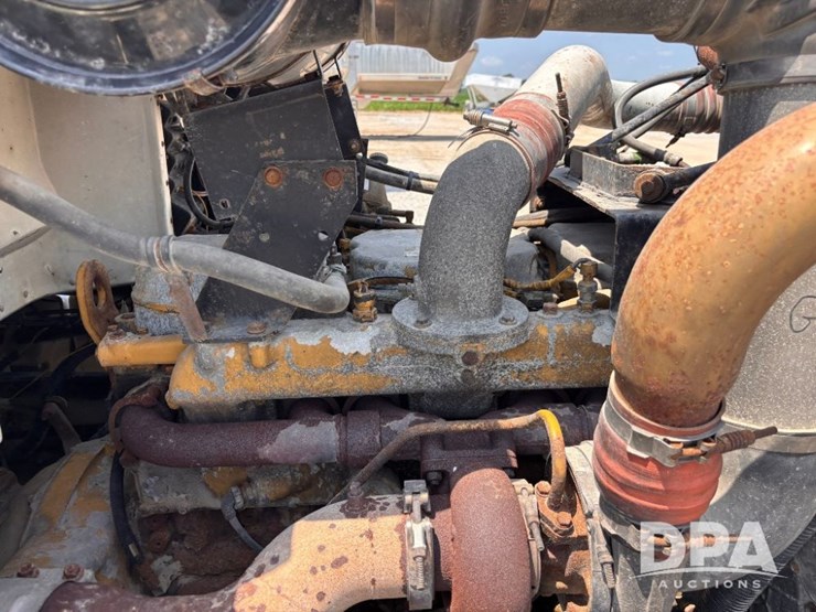 1996-peterbilt-377-image-68