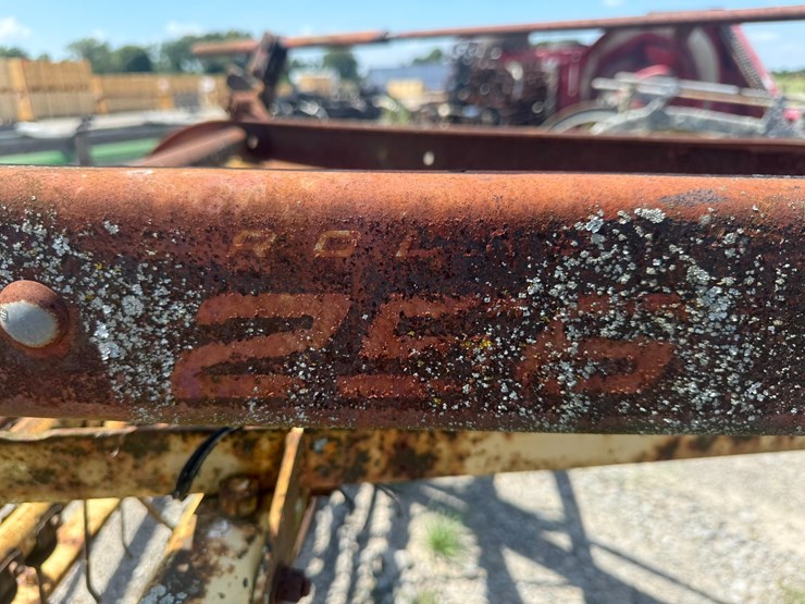 new-holland-256-image-8