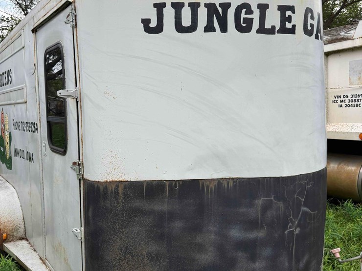 82-1/2”-x-14-1/2ft-enclosed-trailer-image-6