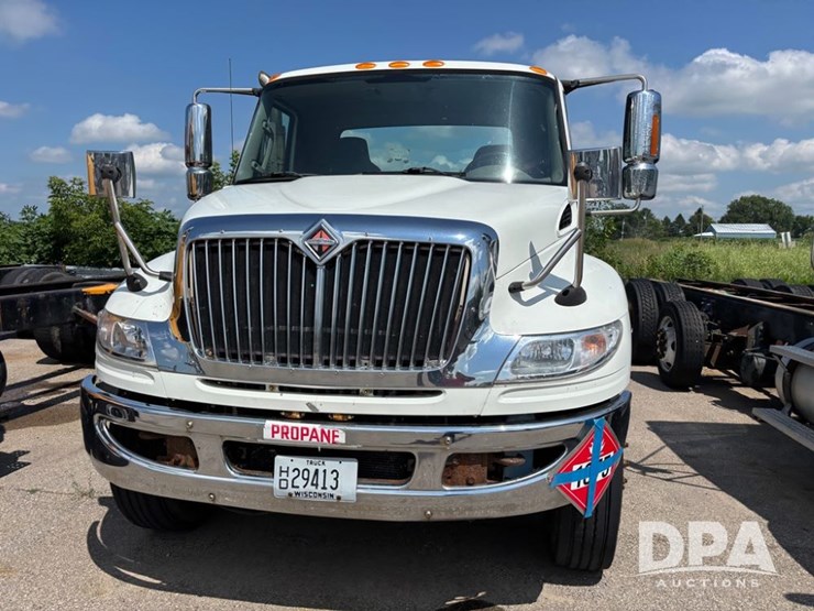 2012-international-durastar-4400-image-3