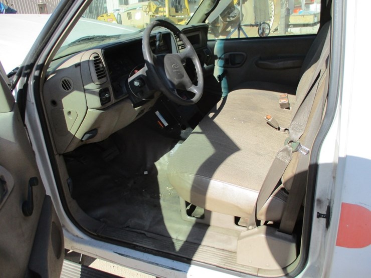 2002-chevrolet-3500hd-image-7