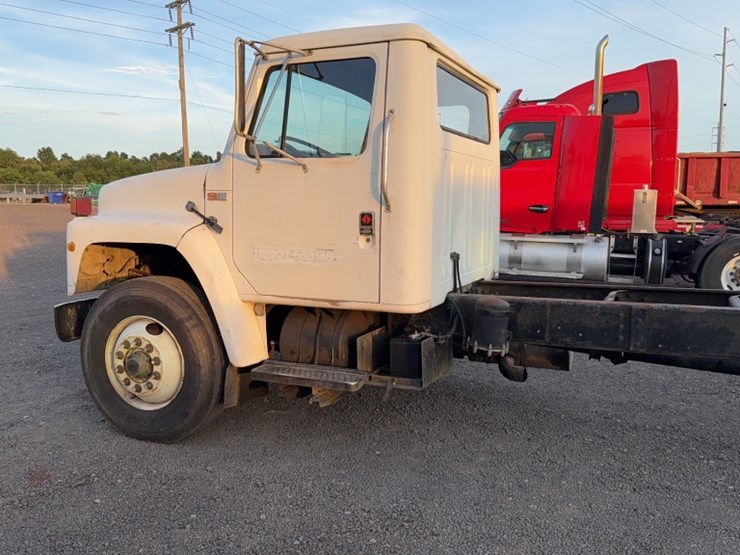 1987-international-s1900-image-10
