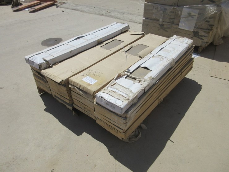 lot-of-approx-34-boxes-misc-vinyl-flooring-image-4