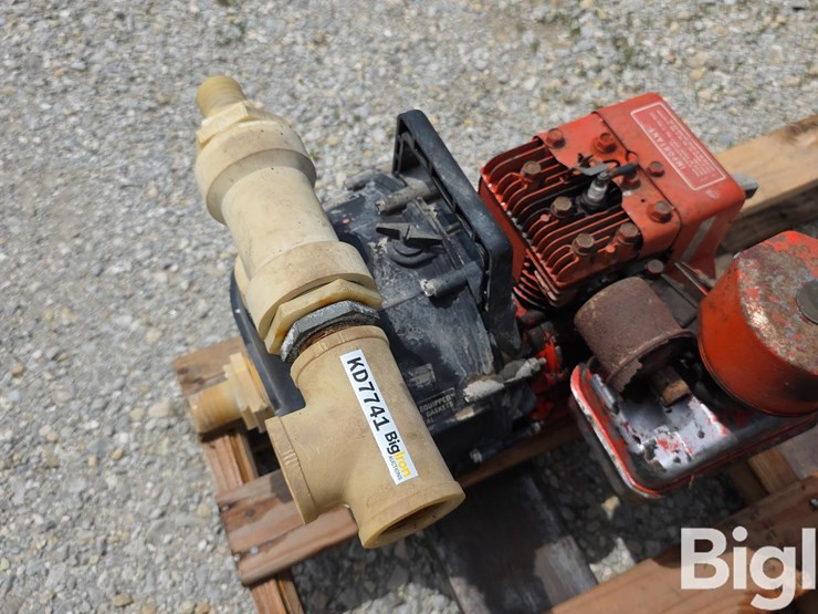 homelite-gas-powered-pump-image-14