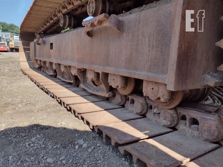 2011-caterpillar-336e-image-36