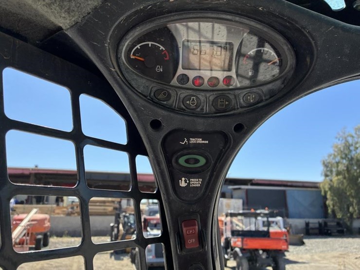 2021-bobcat-s590-image-16