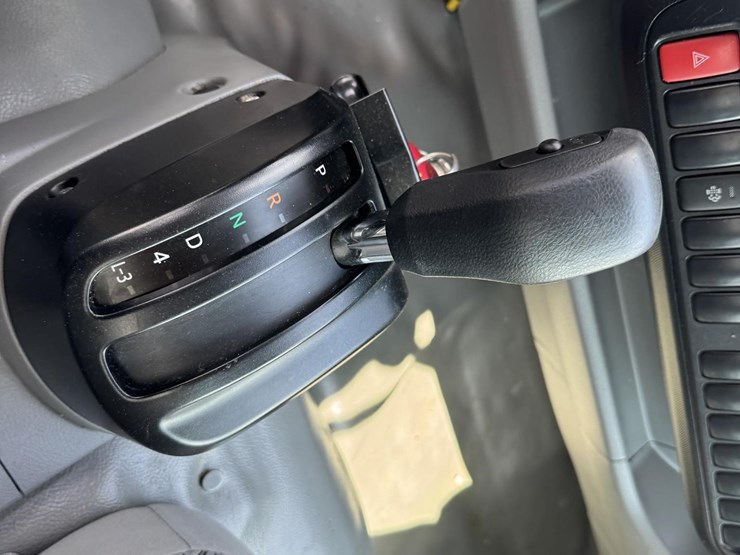 2018-hino-195-image-29