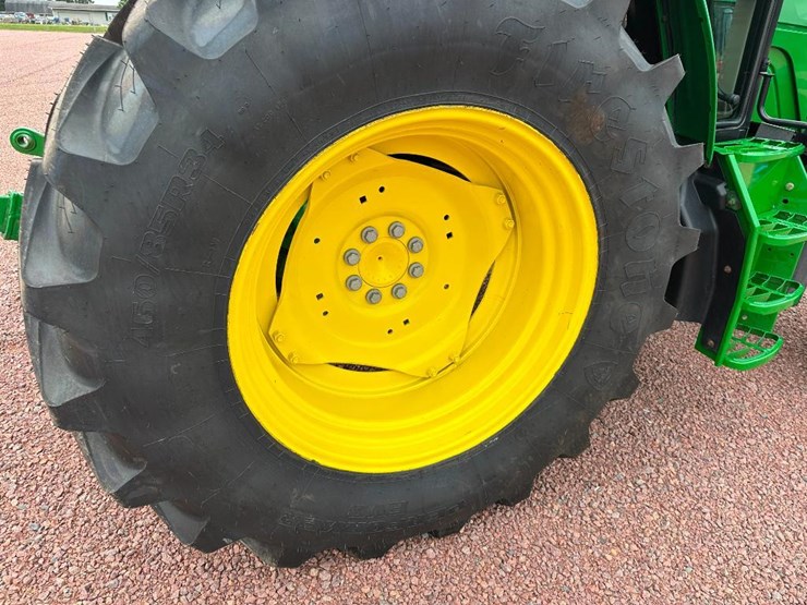 2014-john-deere-6115m-image-9