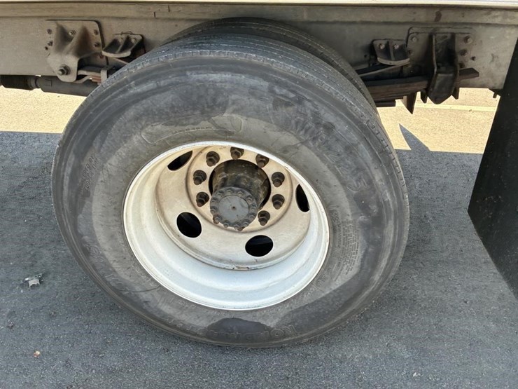 2018-isuzu-ftr-image-8