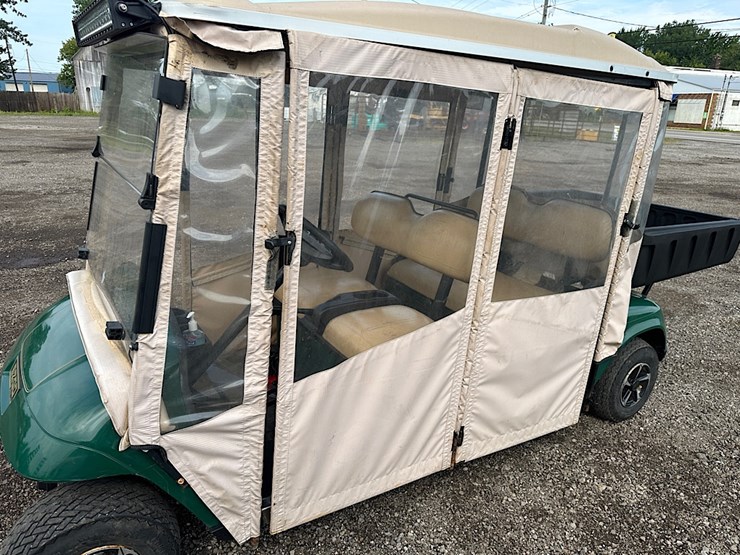 ez-go-4-seater-golf-cart-image-9