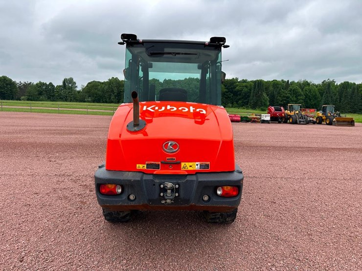 2021-kubota-r640-image-5