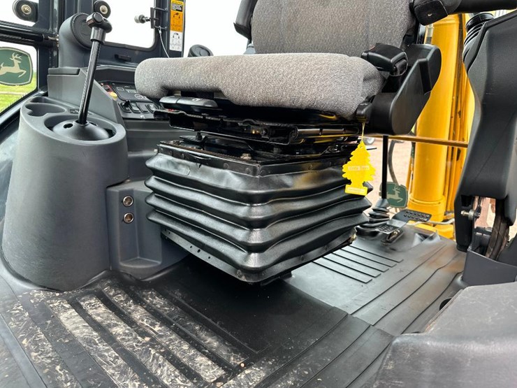 2006-deere-310sg-image-58