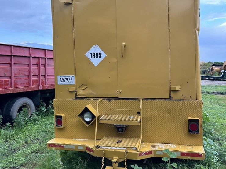 1977-kenworth-fuel-truck-1133-image-4
