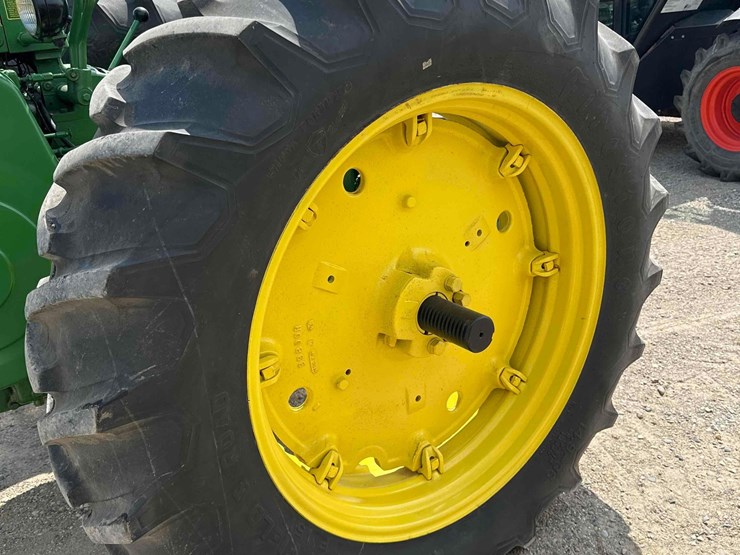 john-deere-720-image-14