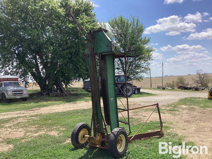 john-deere-00990hc-ground-driven-bale-loader-image-5