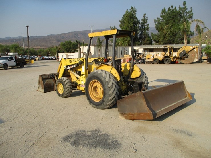 new-holland-545d-image-4