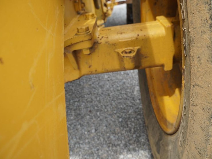 deere-444g-image-22